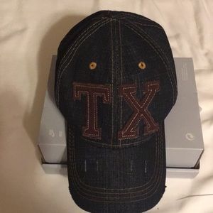 Men blue jeans baseball cap .